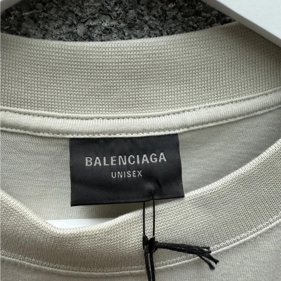 Balenciaga Cream Hamptons T-Shirt - Picture 5 of 7